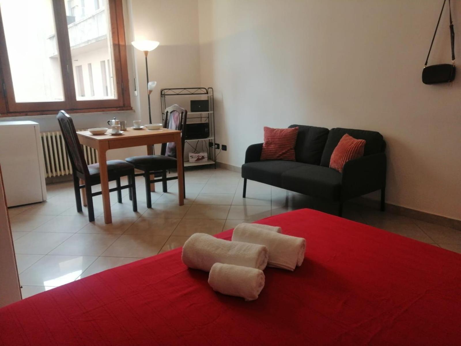 Apartment In Front Of The Train Station! Florens Exteriör bild